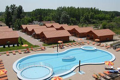 Cserkeszőlői bungaló wellness szolgáltatással és kültéri medencével  - ✔️ Bungaló Aqua SPA Cserkeszőlő - Akciós faházak Cserkeszőlőn