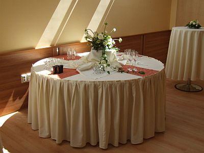 220 fő befogadására alkalmas rendezvényterem Cserkeszőlőn, Kecskeméttől mindössze 30 km-re - Aqua Spa Wellness Bungalow - ✔️ Bungaló Aqua SPA Cserkeszőlő - Akciós faházak Cserkeszőlőn