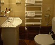 Szép és modern fürdőszoba a City Hotel Budapest szállodában