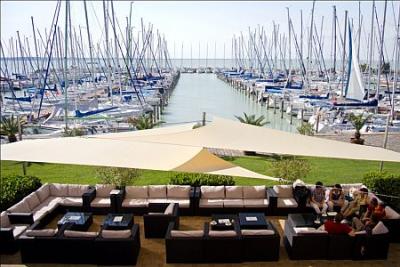 Hotel Marina Port kilátással a yachtkikötőre és a Balatonra- - ✔️ Hotel Marina Port**** Balatonkenese ✔️ Marina Port Akció