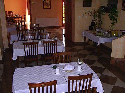Hotel Royal*** reggelizője Cserkeszőlőn - ✔️ Royal Hotel Cserkeszőlő ✔️ Akciós Hotel a gyógyfürdőnél